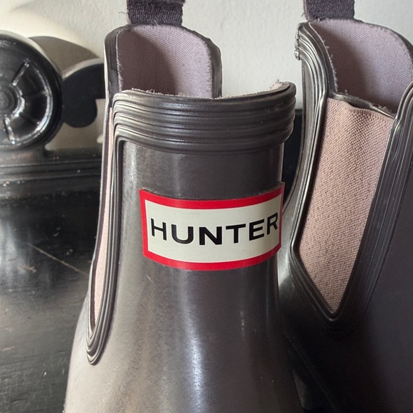Hunter Short Chelsea Boots in gray size 8 - Picture 3 of 9